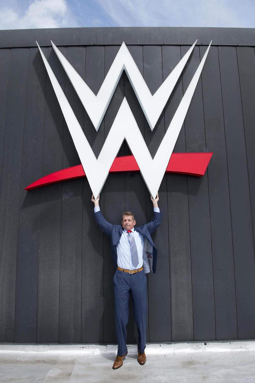 Does the WWE have a corporate office?