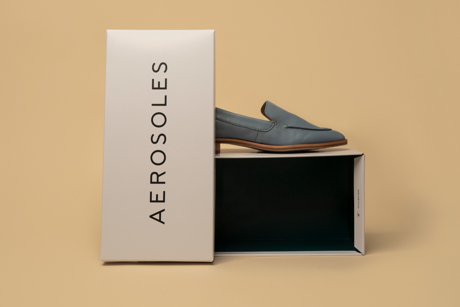 New Logo and Identity for Aerosoles by YummyColours