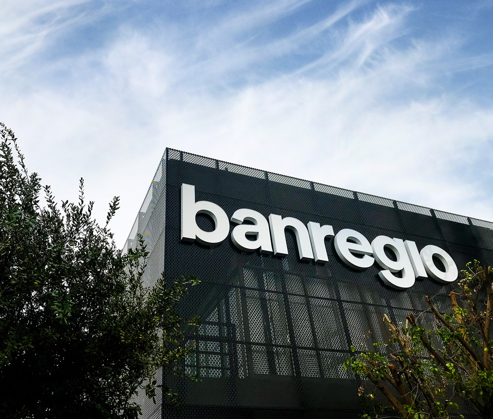 New Logo and Identity for Banregio by Brands&People